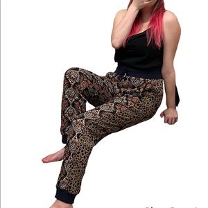 Print joggers by GiGiO